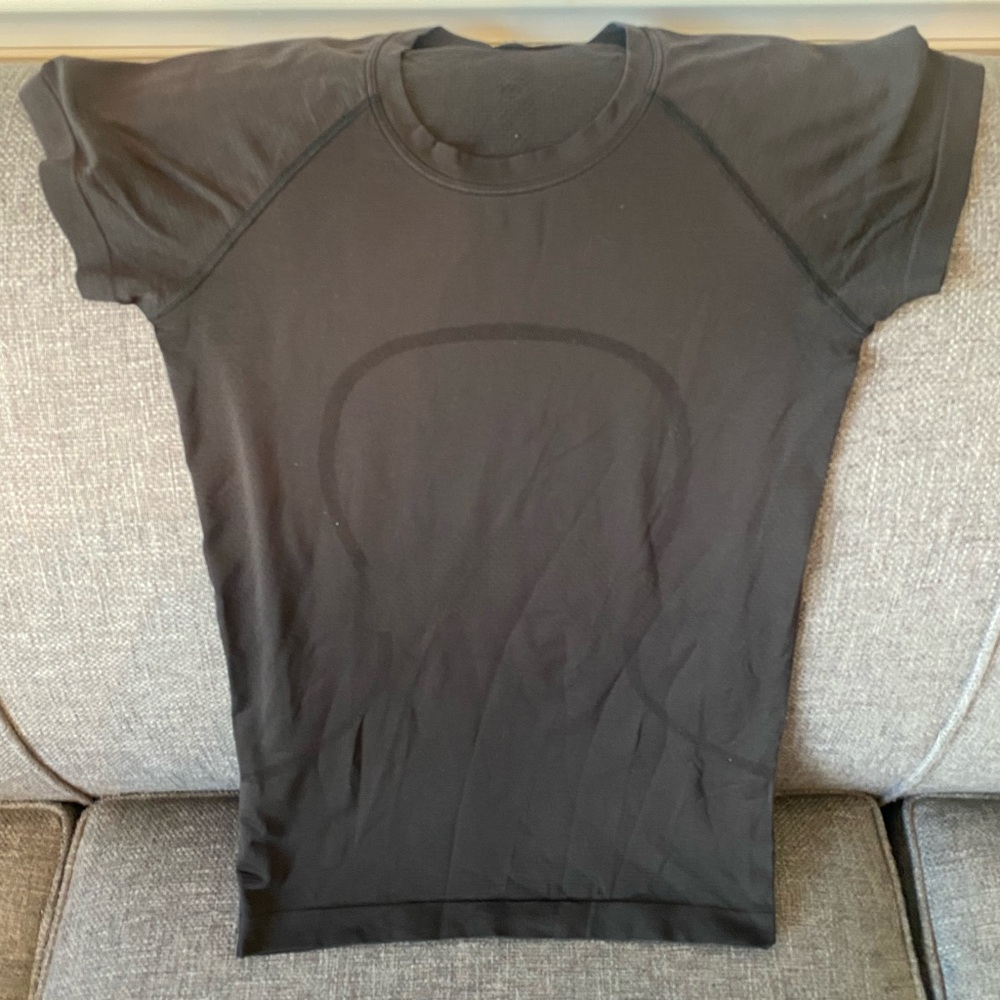 lululemon athletica Black Short Sleeve Tee